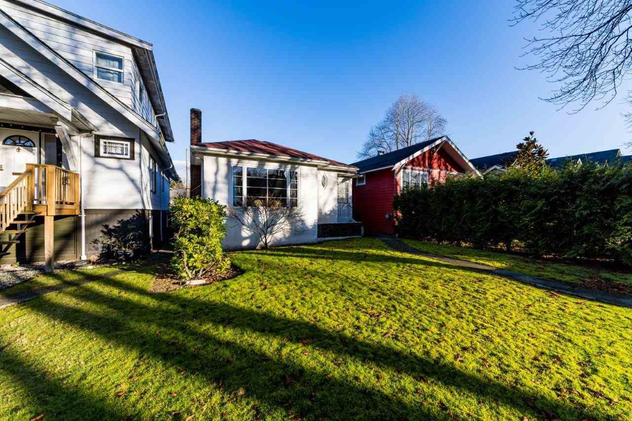 I have sold a property at 3355 12TH AVE W in Vancouver
